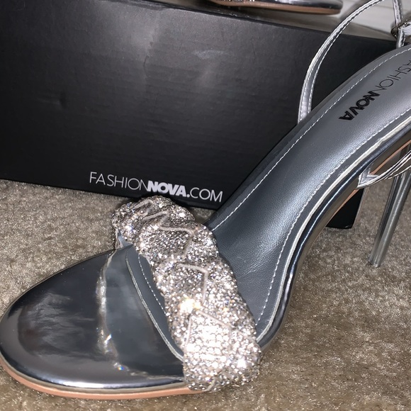 Beautiful heels - Picture 2 of 4